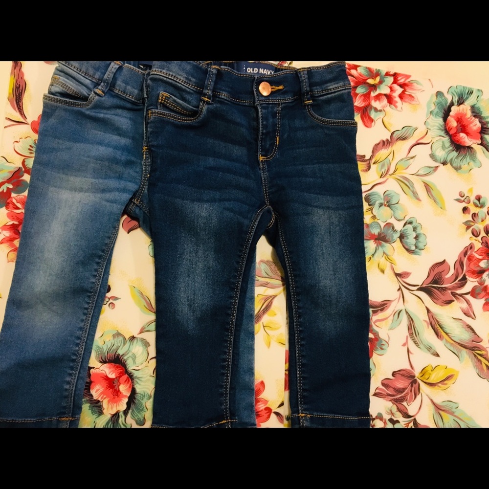 18-24mos Old Navy Jeans. Light and dark wash